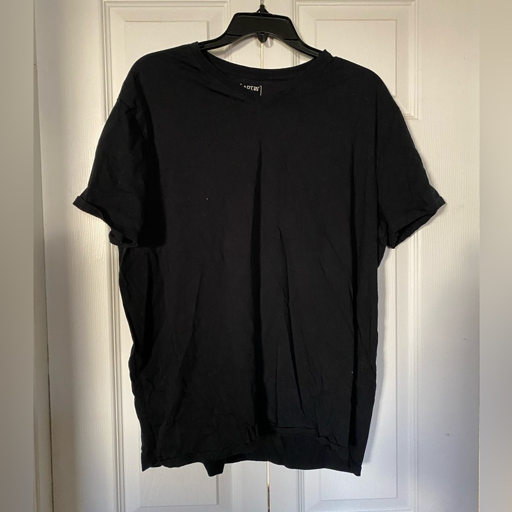 Apt. 9 Men’s XL Black V Neck Shirt